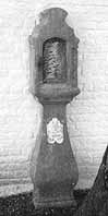 Potale de saint Ghislain, au dos de la chapelle actuelle